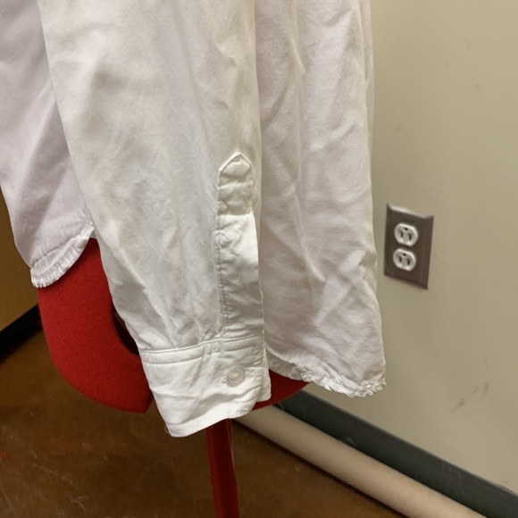 Saks fifth Avenue ladies blouse - Picture 3 of 12